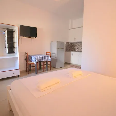 Kujtim Dura Ferienhaus *